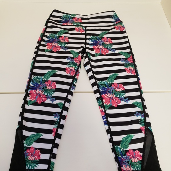 Zella Women's Flower Print, Stripes  Leggings - Picture 7 of 7